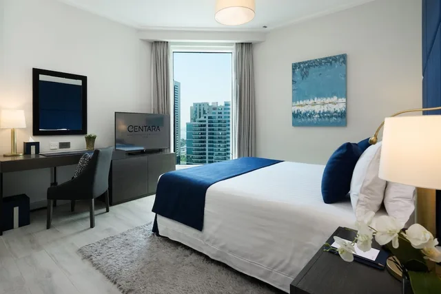 إقامة تنفيذية بسرير كينج وسريرين فرديين بإطلالة على المدينة بـ3 غرف نوم، Centara West Bay Hotel and Residences Doha 8/10