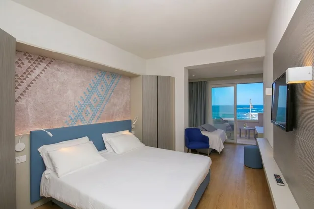 غرفة بانورامية ثلاثية بإطلالة على البحر، Riviera Castelsardo Hotel 9/10