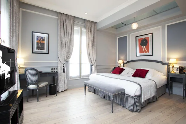 Prestige, Suite, Sofa, Maison Albar Hotel Paris Champs Elysees 2/10