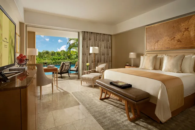 Deluxe, Double or Twin Bed, Lagoon View, Mulia Resort Nusa Dua Bali 1/1