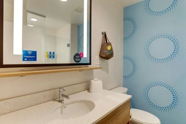 غرفة بسرير كينج، Tru by Hilton Smithfield I-95 6/6