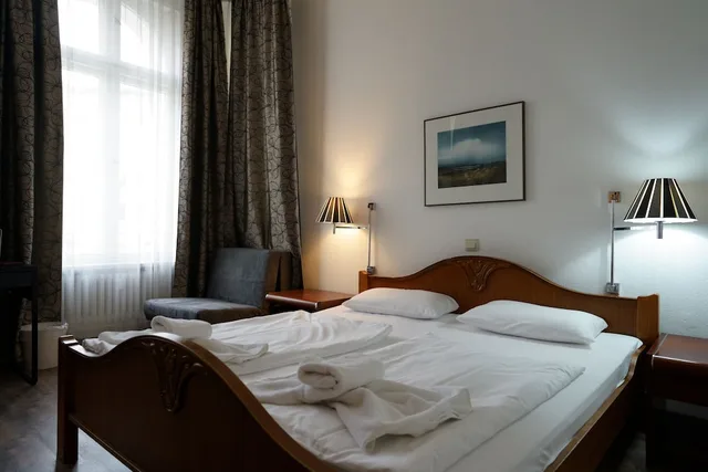 غرفة قياسية ثلاثية بسرير كوين وسرير فردي، Hotel Xantener Eck 1/6