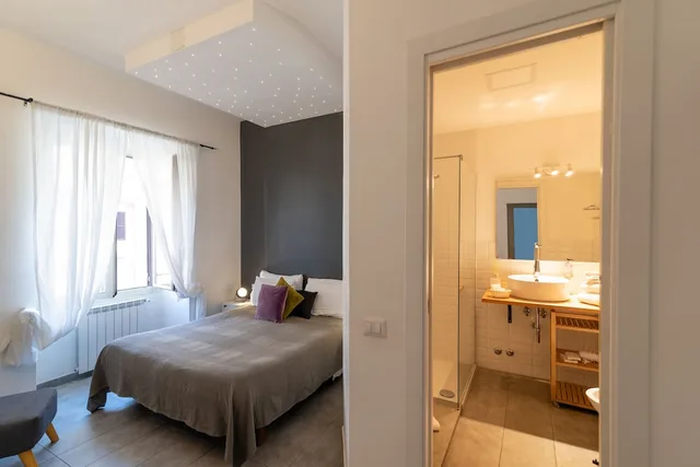 Room, Double Bed, B B La Casa Di Amy 2/10