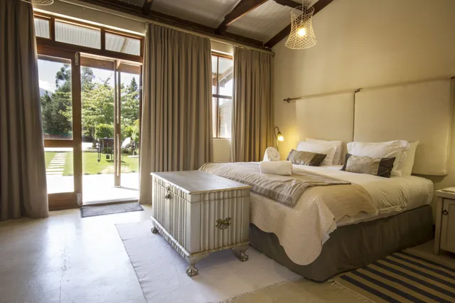 غرفة فاخرة بسرير كينج، A Hilltop Country Retreat 1/2