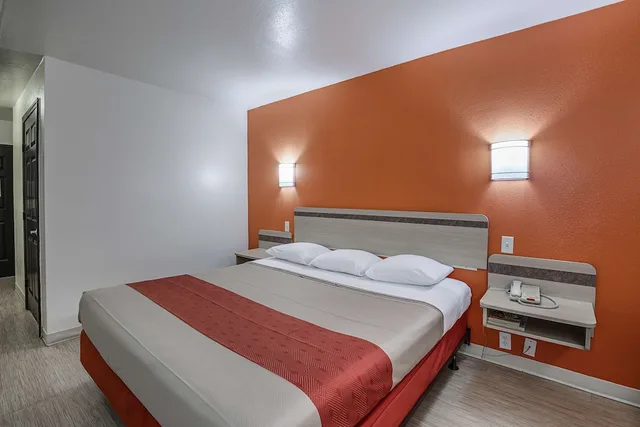 غرفة قياسية بسرير كينج، Motel6 Pasadena, TX 5/10
