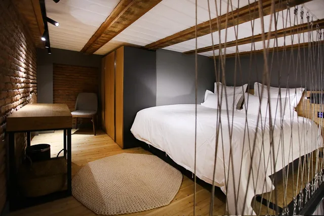 استوديو بشرفة، Paskunji Residence 4/7