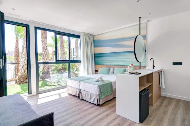 Plus, Superior, Twin Beds, Garden View, Sofa, Terrace، Alannia Salou 2/3