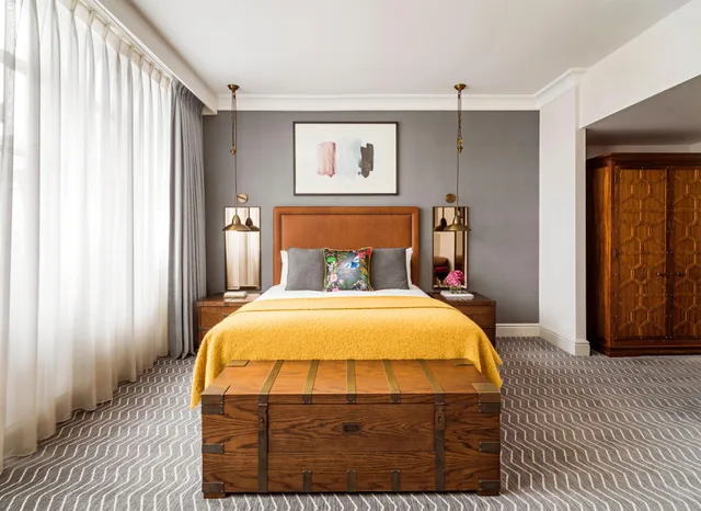 غرفة بسرير كينج، Kimpton Clocktower Hotel 1/1