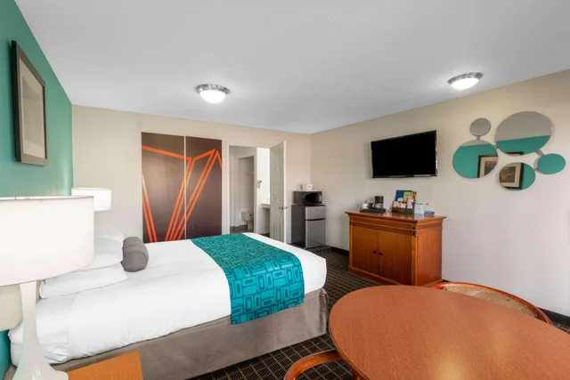 غرفة بسرير كوين، Howard Johnson by Wyndham St. George Hotel & Suites 3/4