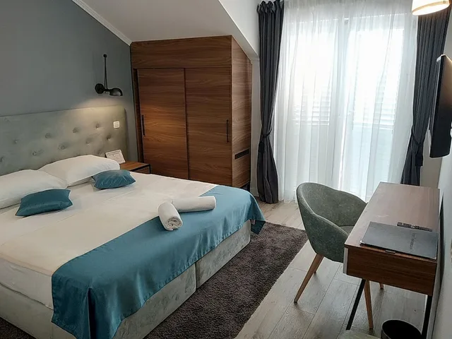 غرفة بسرير مزدوج أو سريرين منفصلين بإطلالة جزئية على البحر، Perla Hotel Dubrovnik 7/10