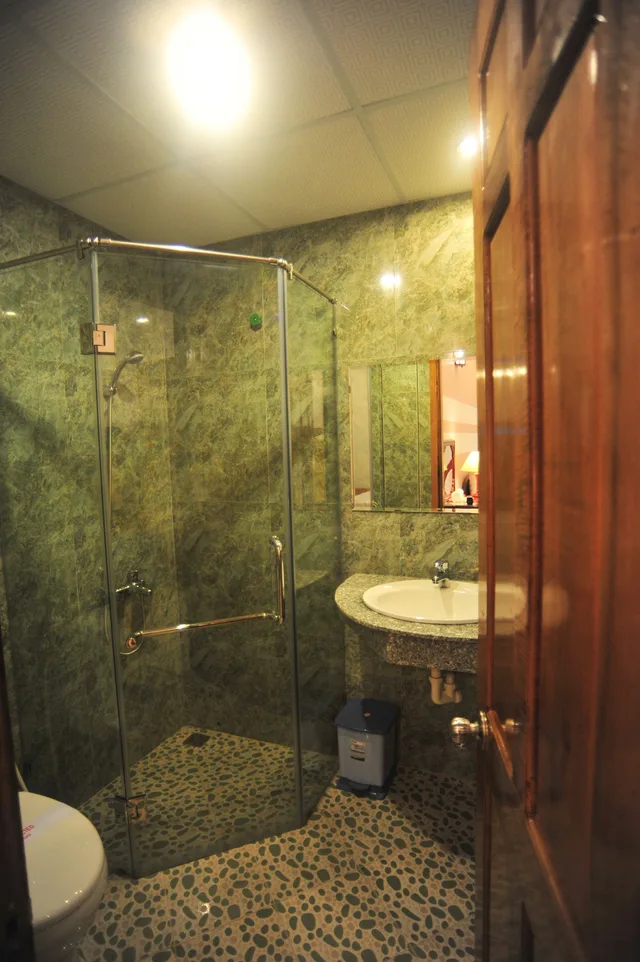 Standard, No Window, Hong Thien Ruby Hotel 2/2