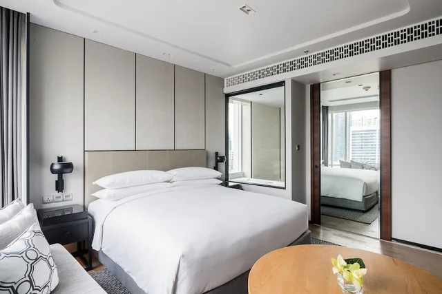 3 Bedrooms, Residential, Suite, 3 Double Beds، Marriott Bangkok Hotel the Surawongse 3/5