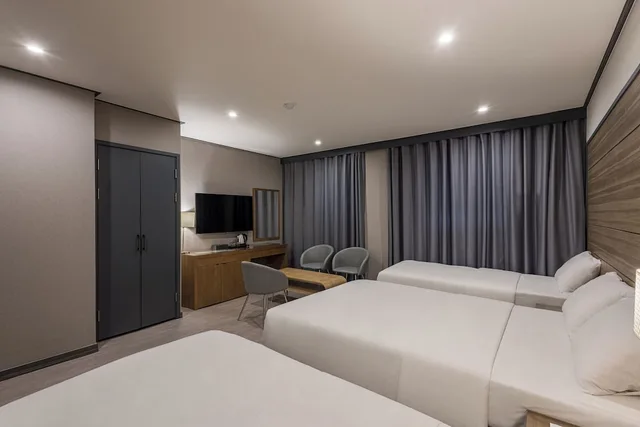 غرفة عائلية بسرير مزدوج وسريرين منفصلين، Insadong Crown Hotel 2/10
