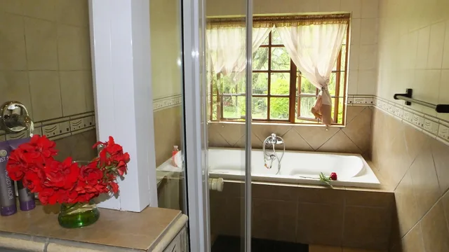 Carlow, 1 Queen and 1 Single Bed، Dublin Guest Lodge 2/2