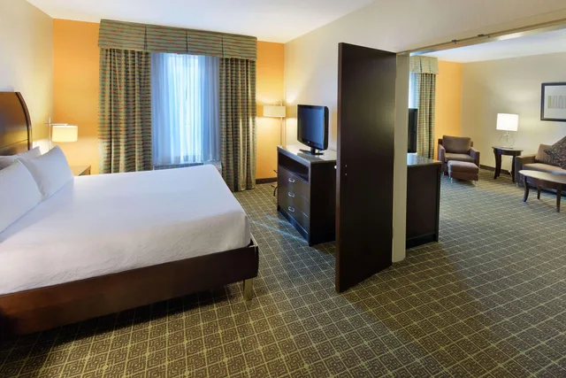 غرفة بريميوم بسرير كينج لذوي الإعاقة، Hilton Garden Inn Springfield MO 2/3