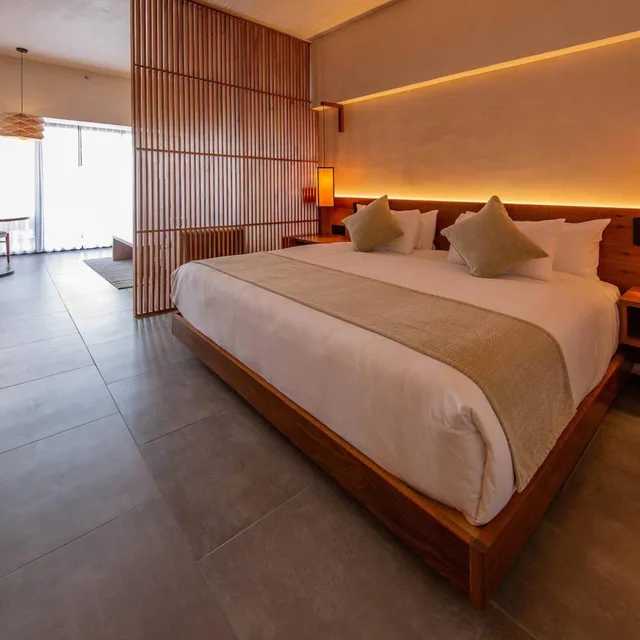 جناح بسرير كوين، Hive Cancun 3/8