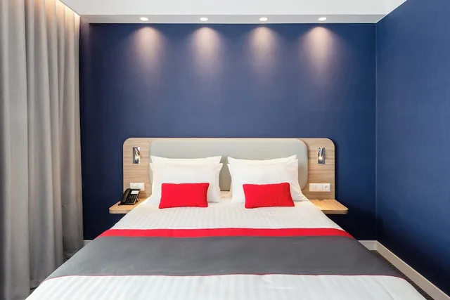 غرفة قياسية بسرير كينج لذوي الإعاقة، Holiday Inn Express Rzeszow Airport 6/9