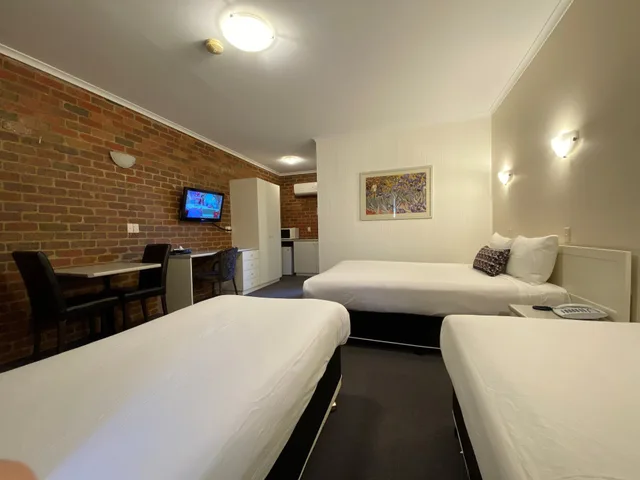 غرفة عائلية بسرير كوين وسريرين منفصلين، Yarra Valley Motel 4/7