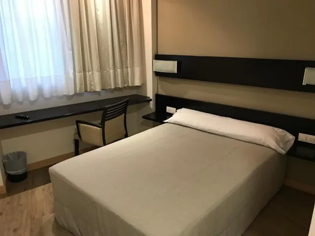 غرفة ديلوكس بسرير مزدوج أو سريرين منفصلين، Blu Hotel Pamplona 2/6