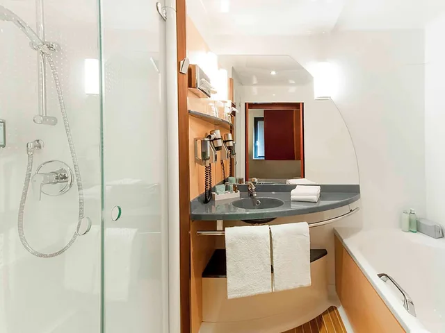 جناح عائلي بسرير مزدوج وسريرين منفصلين، Novotel Suites Marseille Centre Euromed 5/7