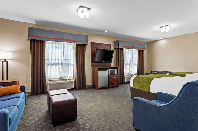 Suite, 2 Queen Beds, Sofa, Accessible, Comfort Suites Roswell, NM 3/7