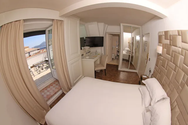 Roof Top, Queen Bed، Hostellerie De L Abbaye 1/5