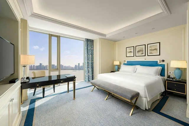 Panoramic, Guest Room, King Bed, River View, Large, The Azure Qiantang A Luxury Collection Hotel Hangzhou 1/3
