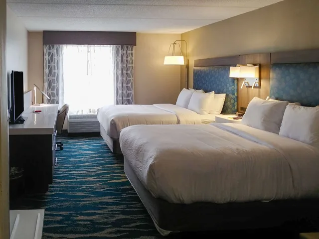 غرفة قياسية بسريرين كوين لذوي الإعاقة، Comfort Inn and Suites Greenville 2/10