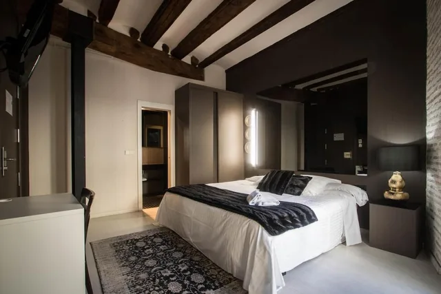 غرفة سوبيريور بسرير مزدوج، Cosy Rooms Embajador 5/10