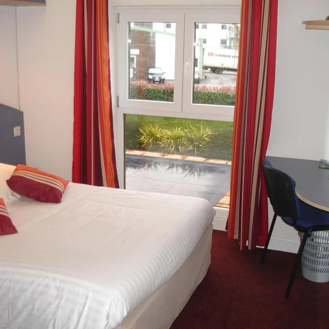 غرفة قياسية بسرير مزدوج، Agape Hotel Niort- Bessines 5/9