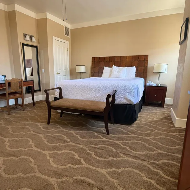 جناح تنفيذي، Gadsden Hotel 3/10