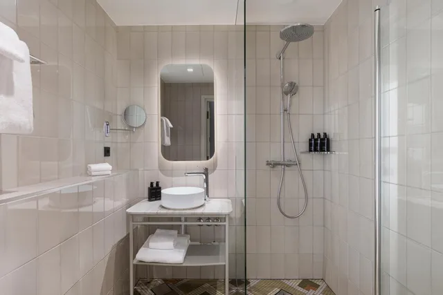 غرفة ديلوكس بسرير كوين، Solo Sokos Hotel Torni Helsinki 10/10