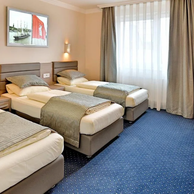 غرفة ثلاثية، St. Joseph Hotel 2/6