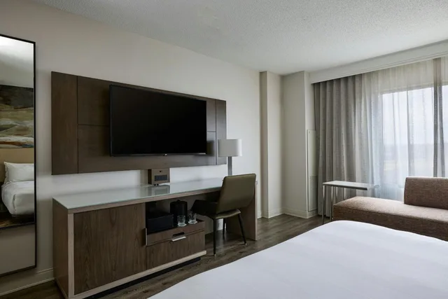 Room, King or Double Bed, Marriott Meadowview Conference Resort Convention Center 8/10
