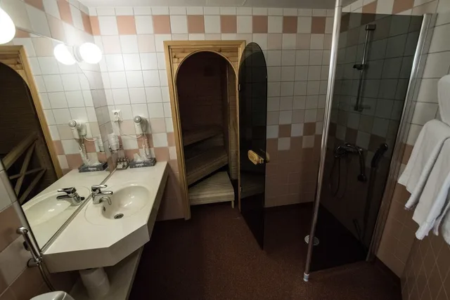 Room, Twin Beds, Sauna، Hotel Vallonia 1/2