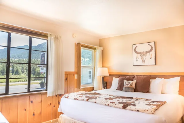 جناح بسرير كينج مع أريكة بمطبخ، Alpine Trail Ridge Inn 1/3