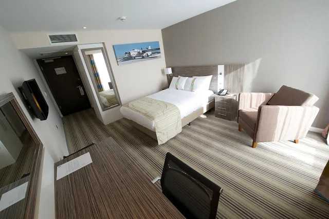 غرفة قياسية بسرير مزدوج مع أريكة، Holiday Inn Southend 3/10