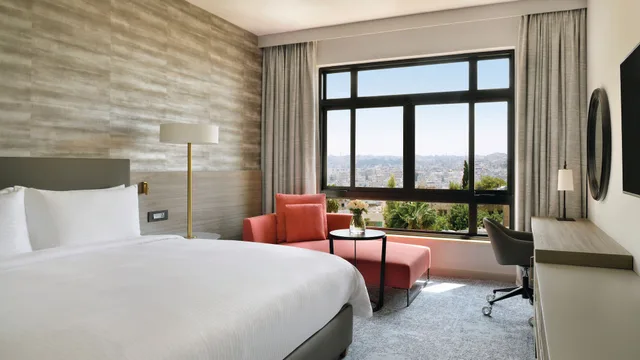 غرفة بريميوم بسرير كينج، InterContinental Amman (Jordan) 4/10