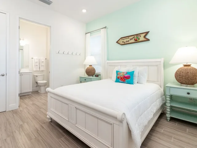 Family, Bungalow, House, 1 King and 2 Queen Beds, Park View، Margaritaville Cottages Orlando 2/10