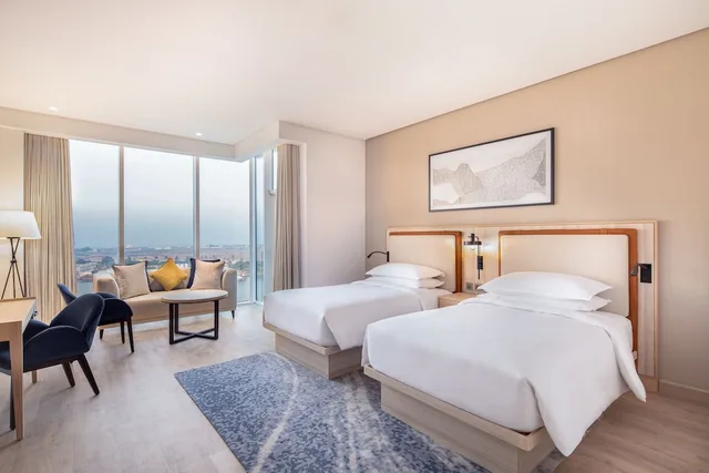 غرفة قياسية بسريرين منفصلين، فور بوينتس شيراتون كورنيش جدة(Four Points by Sheraton Jeddah Corniche) 3/7