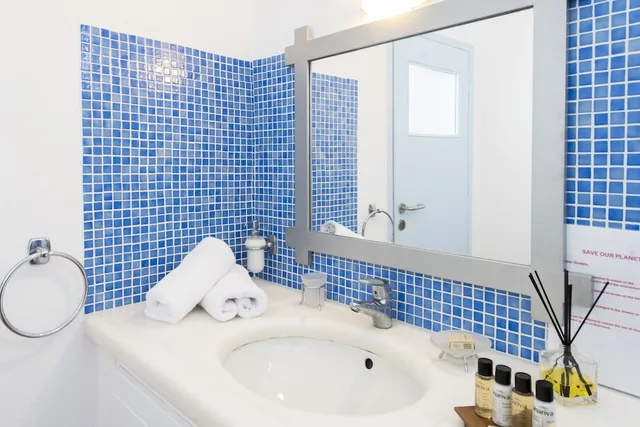 Grand, Suite, Double and Twin Beds, Caldera View, Kastro Suites 7/10