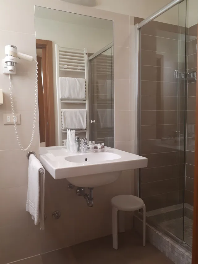 غرفة سوبيريور رباعية بسرير كوين، ACCADEMIA RIMINI 7/10