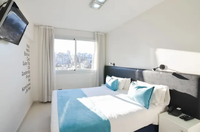 Standard, Twin Beds, City View, Cyan Recoleta 1/10