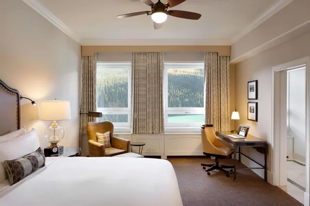 غرفة ديلوكس بسريرين كوين، Fairmont Chateau Lake Louise 1/10