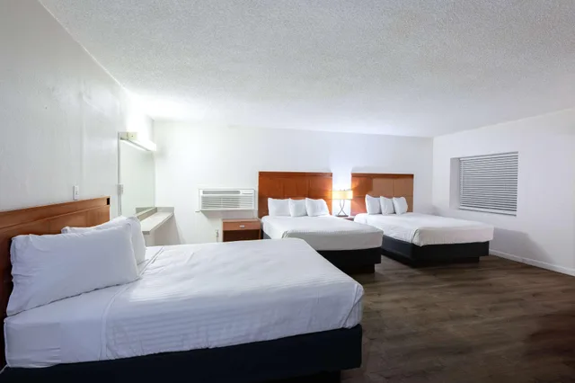 Studio, Travelodge by Wyndham Parker 1/4