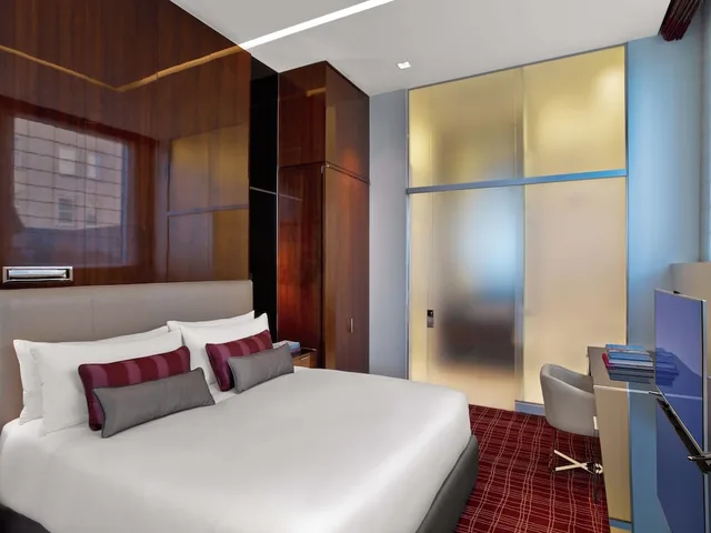 Lumen, Loft, Penthouse, 2 King Beds، The Joule 2/7