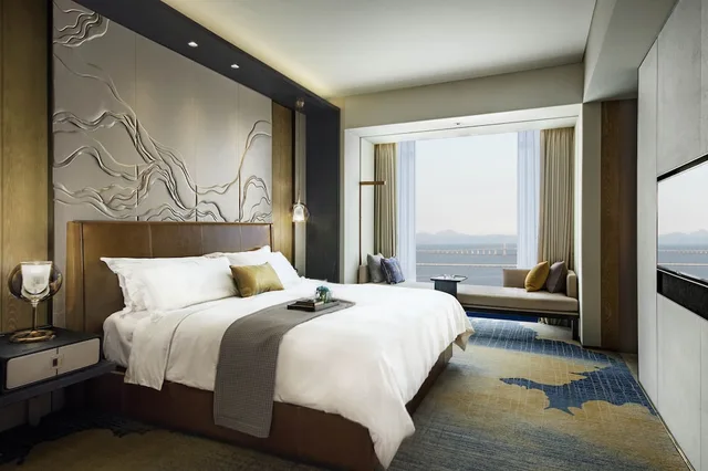 Bridge, Classic, King Bed, Sea View، Intercontinental Hotels Zhuhai 3/6