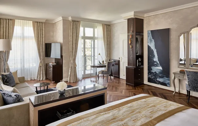جناح جونيور ركني بسرير مزدوج وسريرين منفصلين، Grand Resort Bad Ragaz 3/5