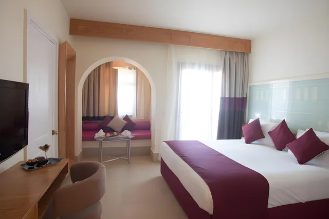 غرفة بسرير مزدوج بإطلالة على البحر، Mercure Hurghada 3/10
