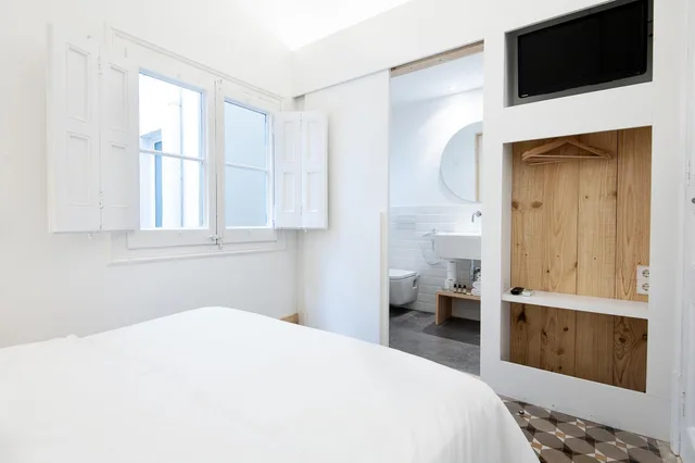 Tiny, Double Bed، La Casa de Antonio Petit Hotel 3/10